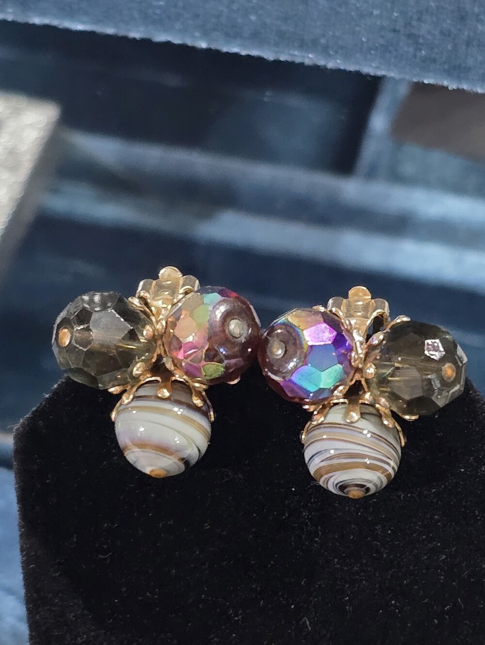 Vintage Vogue Cluster Clip On Earrings Smoky Crystal Aurora Borealis & Art Glass